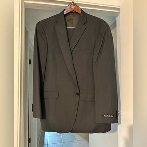 Brand new Hart Schaffner Marx Suit